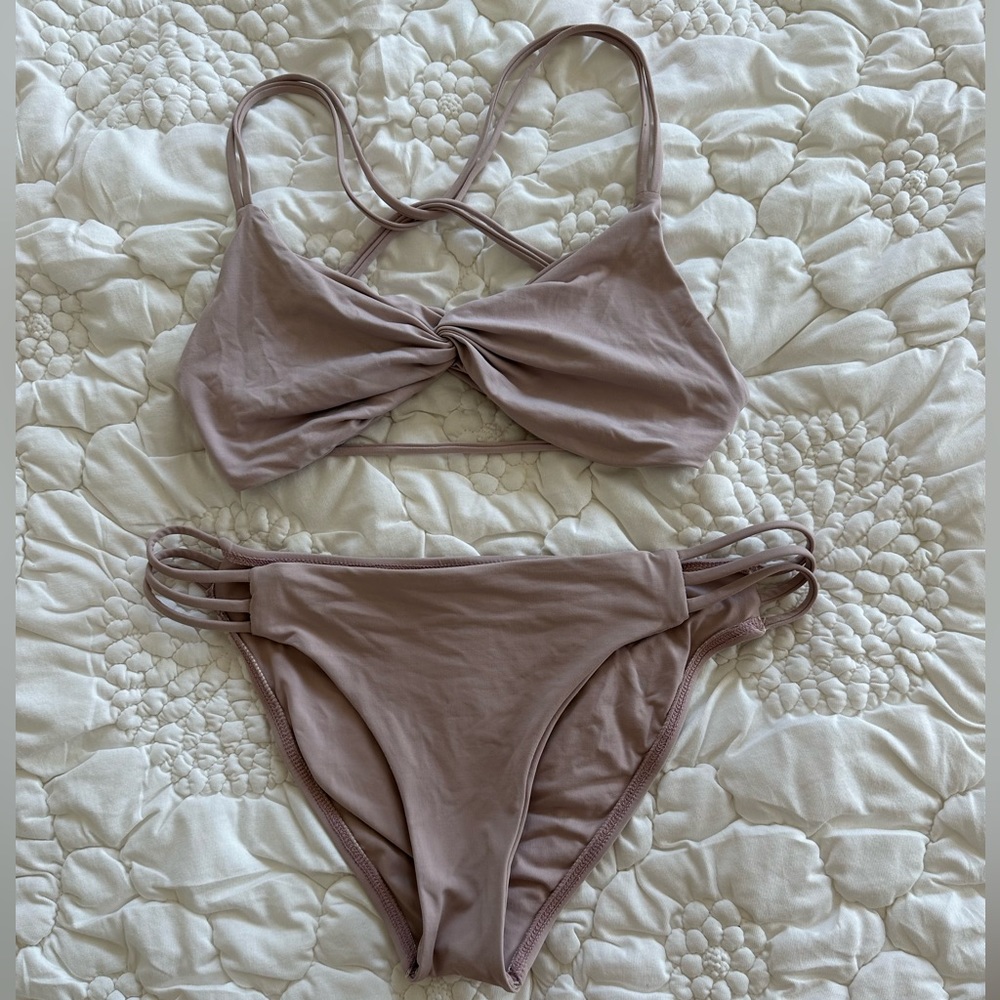 L space bikini set
